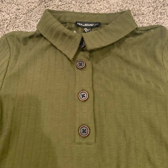 crop button up shirt - Picture 2 of 3